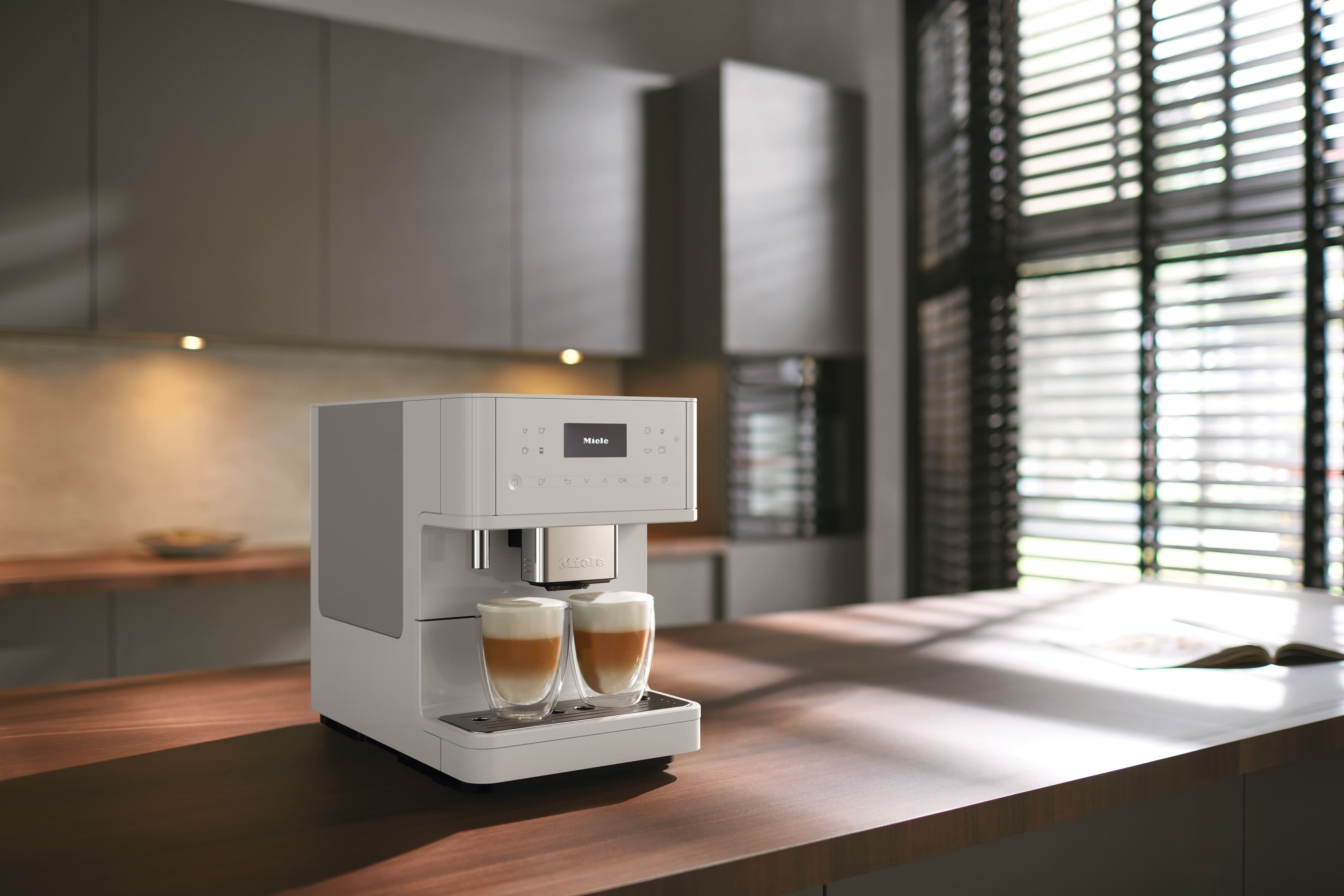 CM 6160 MilkPerfection Lotus white