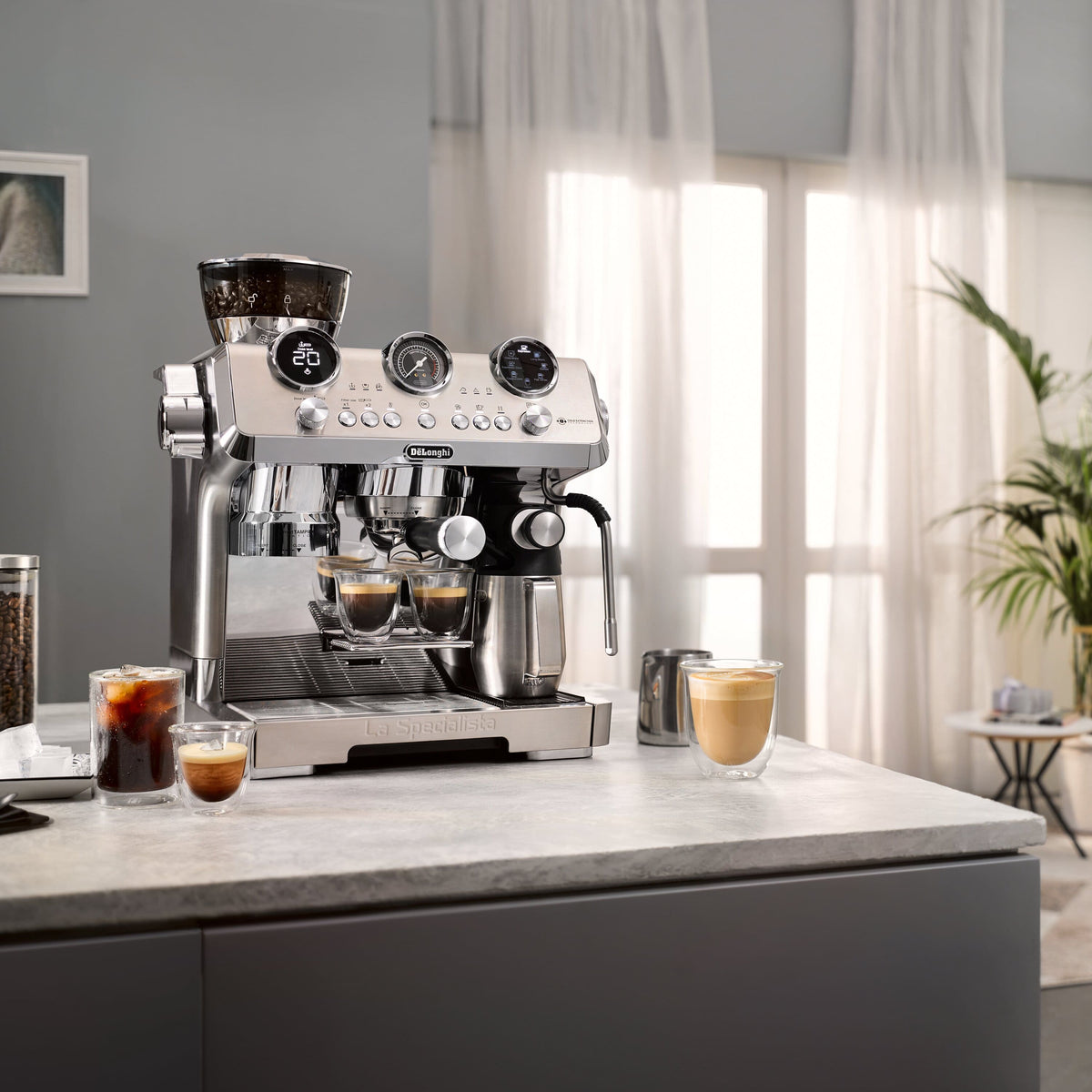 La Specialista Maestro with Cold Extraction Technology